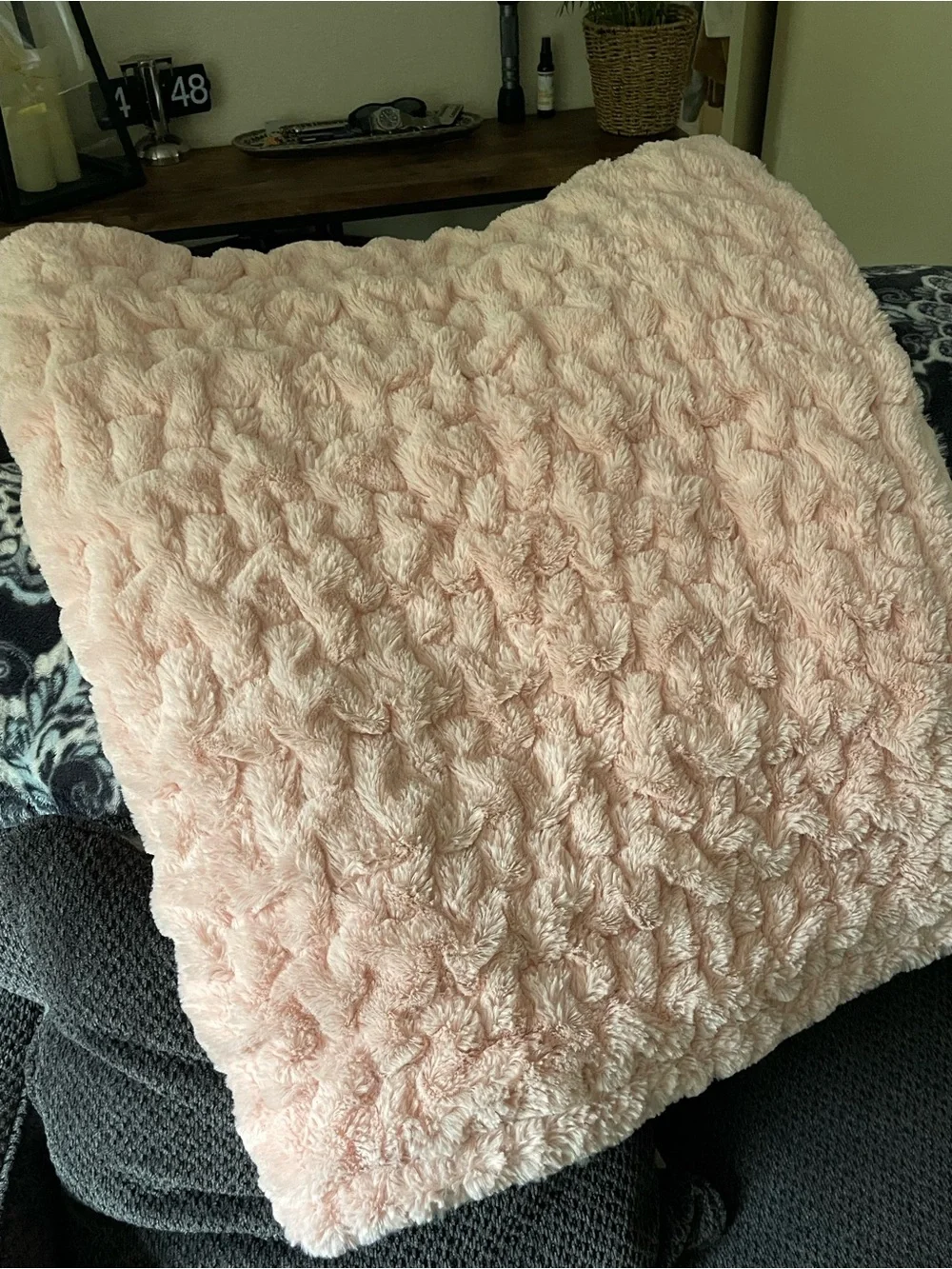 Plush Faux Fur Throw Blanket - Blush Pink